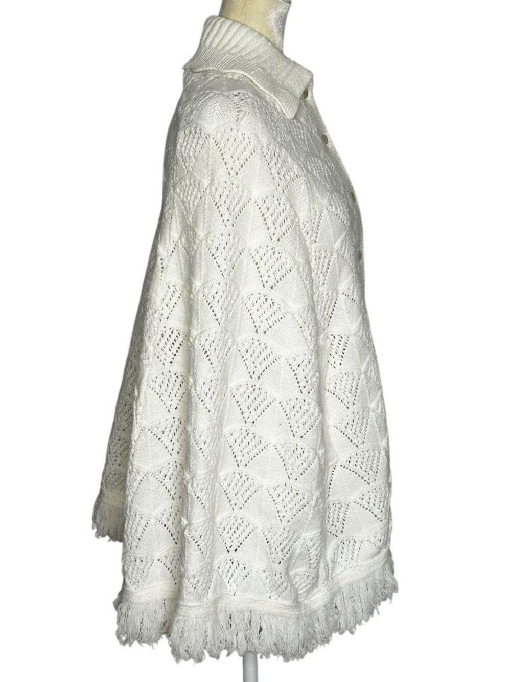 Vintage Wintuck Crochet Cape White Fringe ILGWU Union Made 70s OSFM USA - Picture 2 of 8